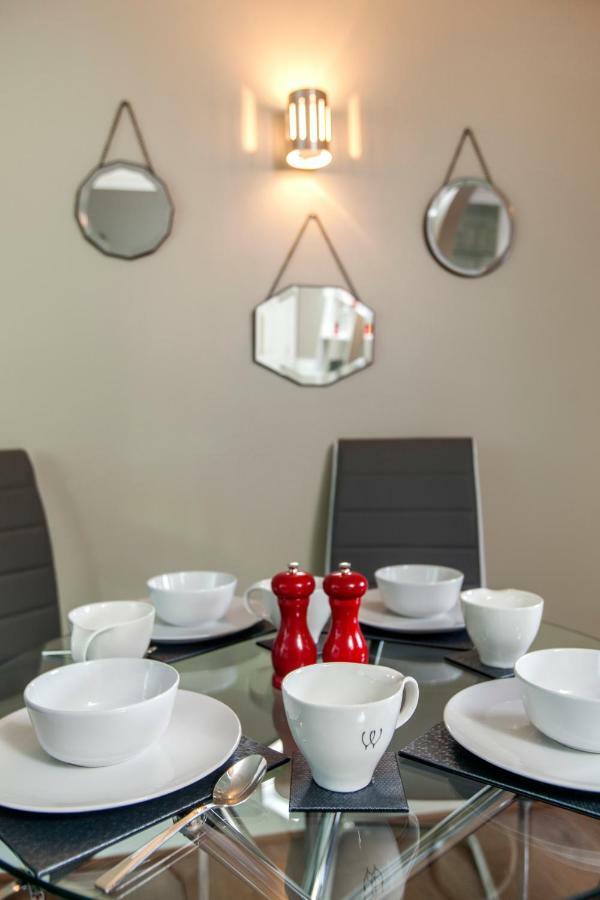 2Bed 2Bath Apartment In Fitzrovia - Free Exclusive Parking Londen Buitenkant foto