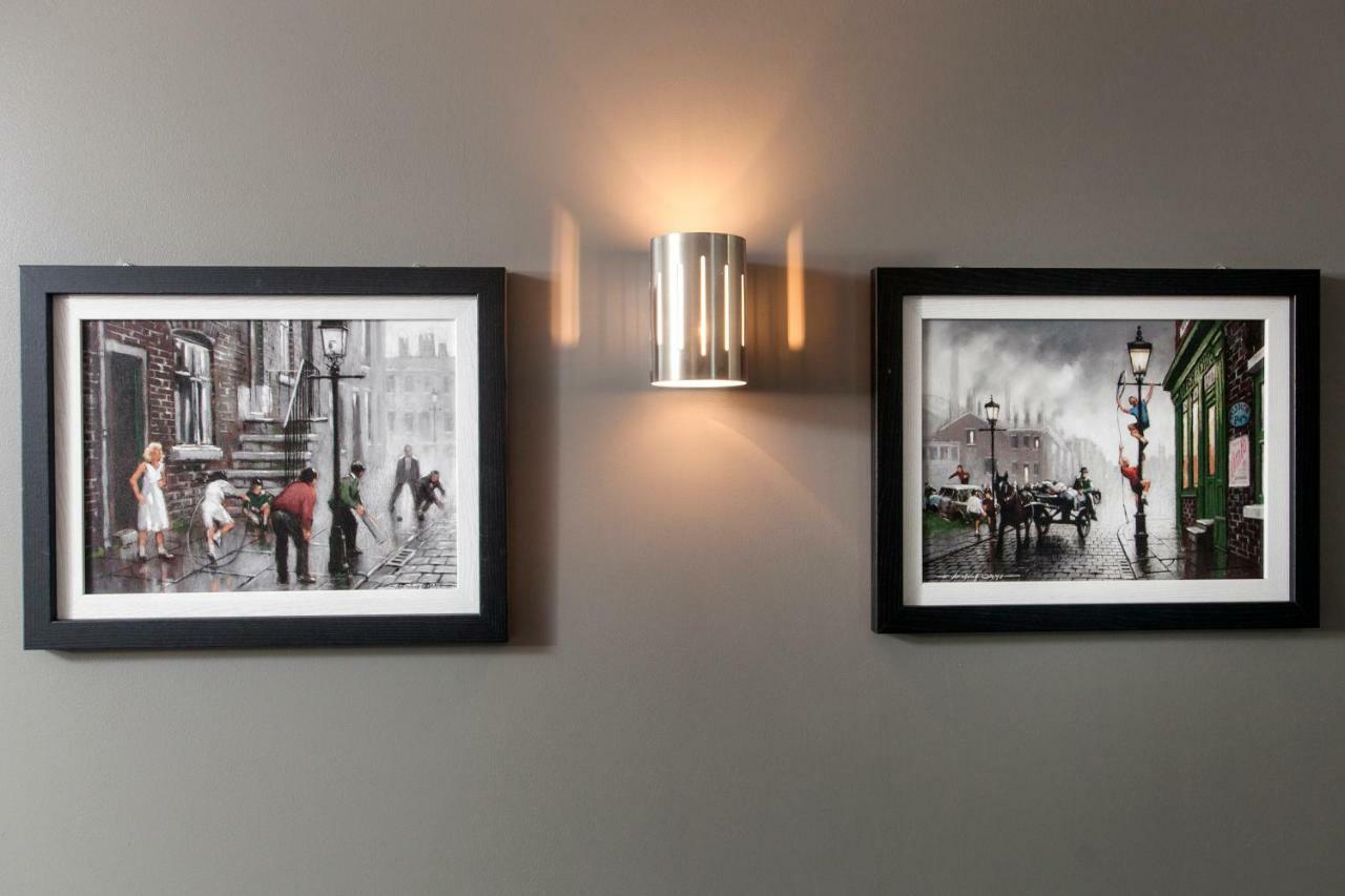 2Bed 2Bath Apartment In Fitzrovia - Free Exclusive Parking Londen Buitenkant foto